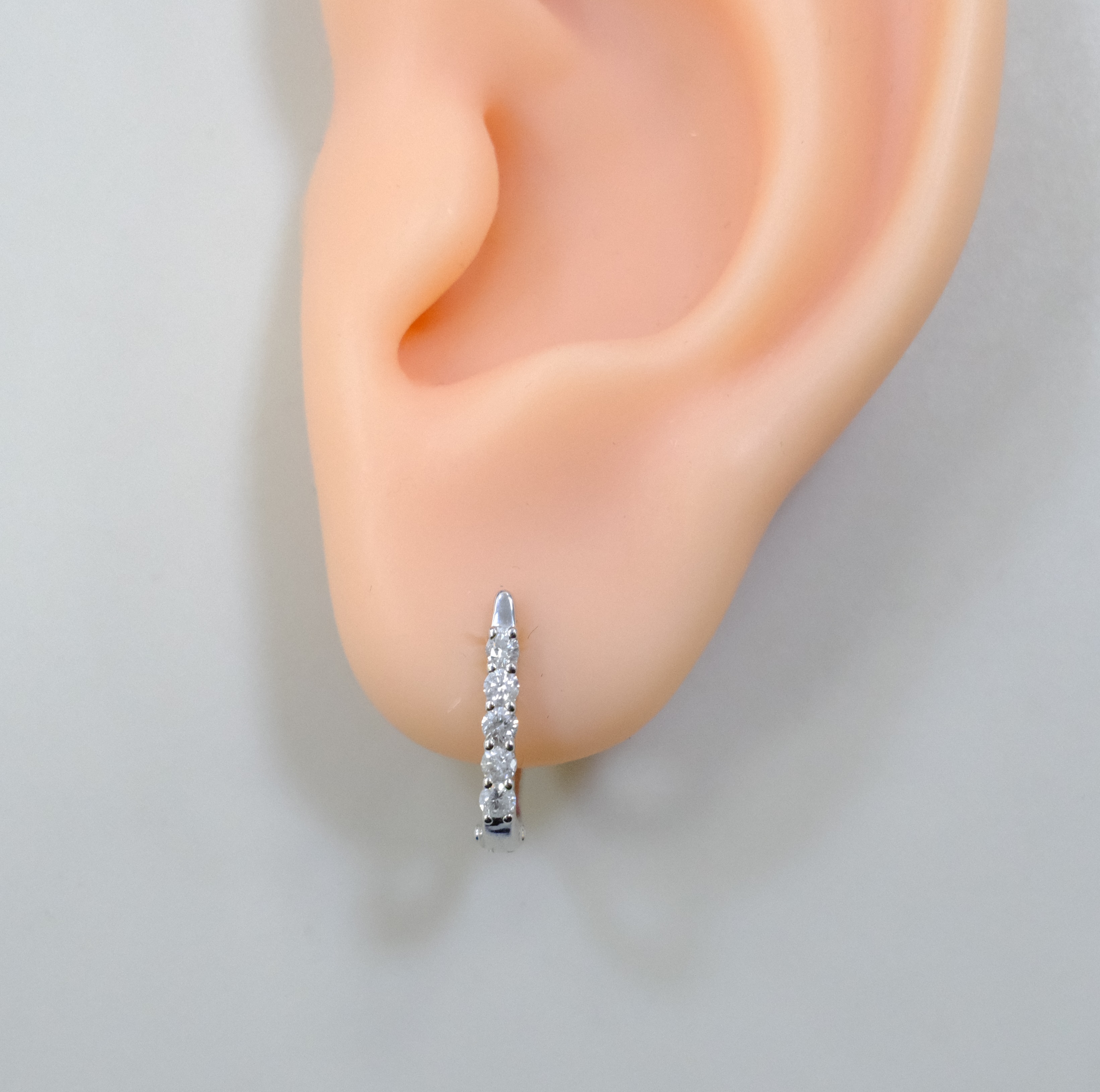 Серебряные серьги с бриллиантами